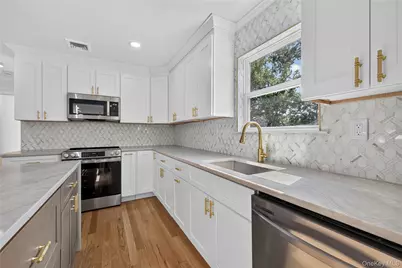 296 Westchester Avenue, West Babylon, NY 11704 - Photo 13