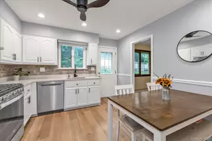 18 Kathy Ct, Northport, NY 11768 - Photo 7