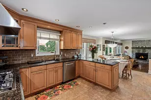 35 Pine Ridge Dr, Smithtown, NY 11787 - Photo 19