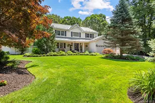 35 Pine Ridge Dr, Smithtown, NY 11787 - Photo 3