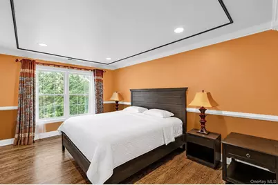 9 Hathaway Lane, Manhasset, NY 11030 - Photo 3