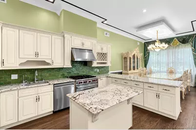 9 Hathaway Lane, Manhasset, NY 11030 - Photo 9