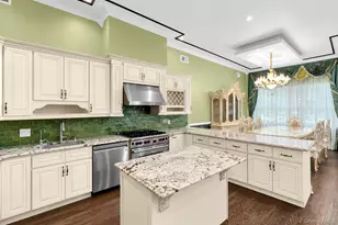 9 Hathaway Ln, Manhasset, NY 11030 - Photo 9