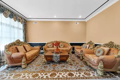9 Hathaway Lane, Manhasset, NY 11030 - Photo 11