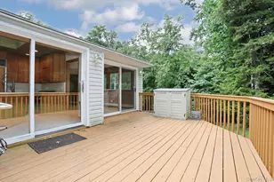 160 Pascack Rd, Chestnut Ridge, NY 10965 - Photo 33