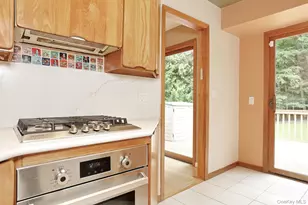 160 Pascack Rd, Chestnut Ridge, NY 10965 - Photo 9