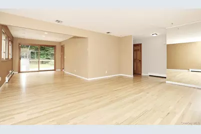 160 Pascack Road, Chestnut Ridge, NY 10965 - Photo 3
