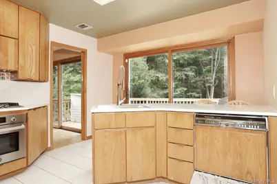 160 Pascack Road, Chestnut Ridge, NY 10965 - Photo 7
