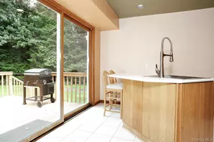 160 Pascack Rd, Chestnut Ridge, NY 10965 - Photo 11