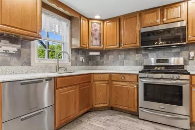 84 Barnum Street, West Babylon, NY 11704 - Photo 3