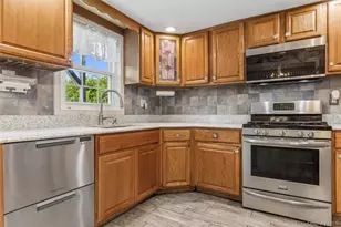 84 Barnum St, West Babylon, NY 11704 - Photo 3