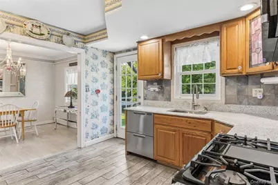 84 Barnum Street, West Babylon, NY 11704 - Photo 5