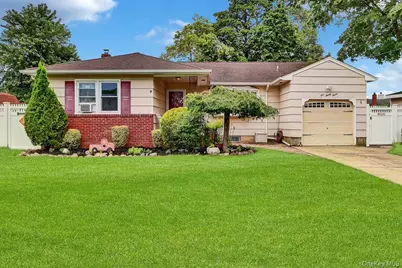 127 Queens Avenue, West Babylon, NY 11704 - Photo 3