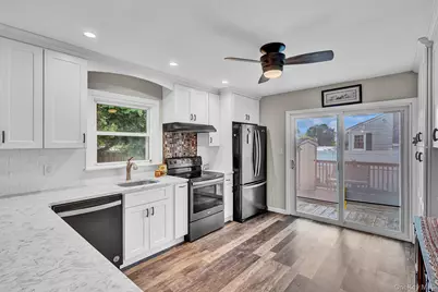 127 Queens Avenue, West Babylon, NY 11704 - Photo 13