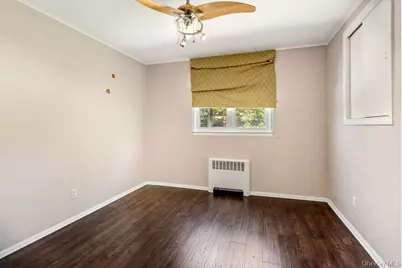 8 Radnor Court, Hicksville, NY 11801 - Photo 15
