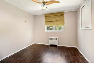 8 Radnor Ct, Hicksville, NY 11801 - Photo 15