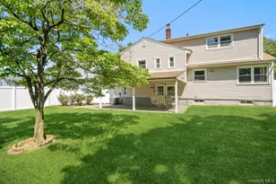 8 Radnor Ct, Hicksville, NY 11801 - Photo 27