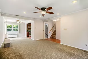 8 Radnor Ct, Hicksville, NY 11801 - Photo 7