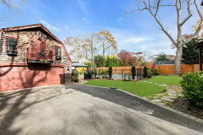 105 Academy Street, Bayport, NY 11705 - Photo 31