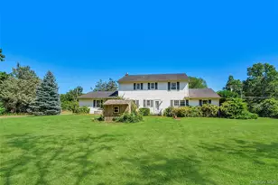 865 Peconic Bay Blvd, Laurel, NY 11948 - Photo 5