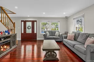 432 Argyle Rd, Mineola, NY 11501 - Photo 3