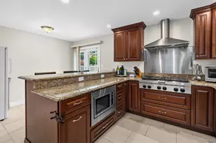 432 Argyle Rd, Mineola, NY 11501 - Photo 9