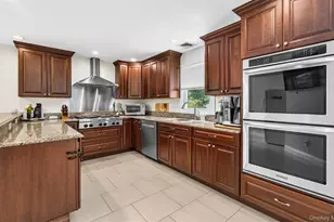 432 Argyle Rd, Mineola, NY 11501 - Photo 7