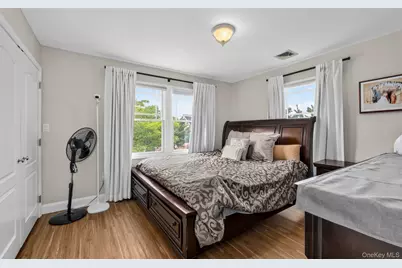432 Argyle Road, Mineola, NY 11501 - Photo 15