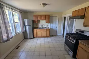 216 Smith St, Poughkeepsie, NY 12601 - Photo 3