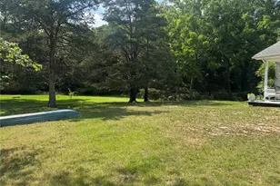 42 E Bartlett Rd, Middle Island, NY 11953 - Photo 7