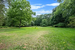 42 E Bartlett Rd, Middle Island, NY 11953 - Photo 9