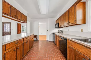 42 E Bartlett Rd, Middle Island, NY 11953 - Photo 15