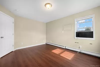 394 Warwick Road, East Meadow, NY 11554 - Photo 19