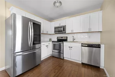 394 Warwick Road, East Meadow, NY 11554 - Photo 9