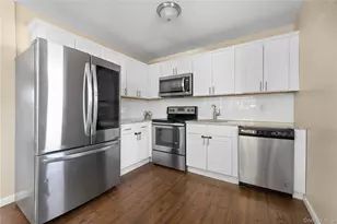 394 Warwick Rd, East Meadow, NY 11554 - Photo 9