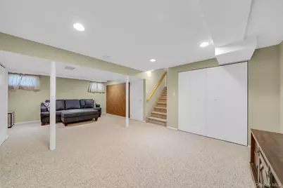 49 Munson Court, Melville, NY 11747 - Photo 11