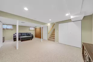 49 Munson Ct, Melville, NY 11747 - Photo 11