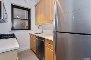 141 Wyckoff Pl, Woodmere, NY 11598 - Photo 3