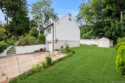 257 Schenck Avenue, Great Neck, NY 11021 - Photo 17