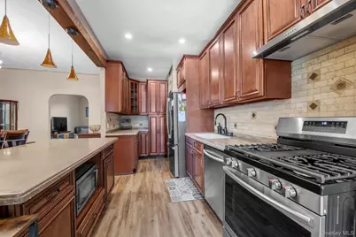 2053 Turnbull Avenue, Bronx, NY 10473 - Photo 7