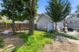 194 Woodfield Rd, West Hempstead, NY 11552 - Photo 21