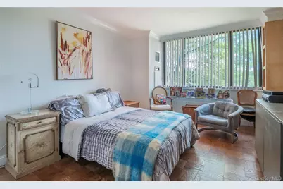 270-10 Grand Central Parkway #3F, Floral Park, NY 11005 - Photo 11