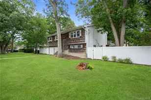 8 Rodney Ave, Islip Terrace, NY 11752 - Photo 3