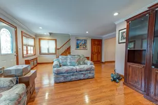 720 Farmers Ave, Bellmore, NY 11710 - Photo 5