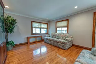 720 Farmers Ave, Bellmore, NY 11710 - Photo 7