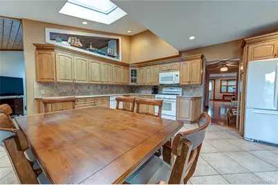 720 Farmers Avenue, Bellmore, NY 11710 - Photo 9