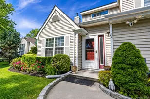 65 Mystic Cir, Bay Shore, NY 11706 - Photo 3