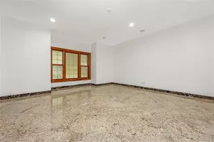 52 Snapdragon Ln, Roslyn Heights, NY 11577 - Photo 11