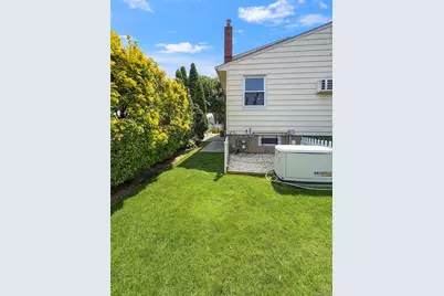 94 Massapequa Avenue, Massapequa, NY 11758 - Photo 37