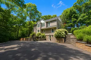 79 Oakside Rd, Smithtown, NY 11787 - Photo 3